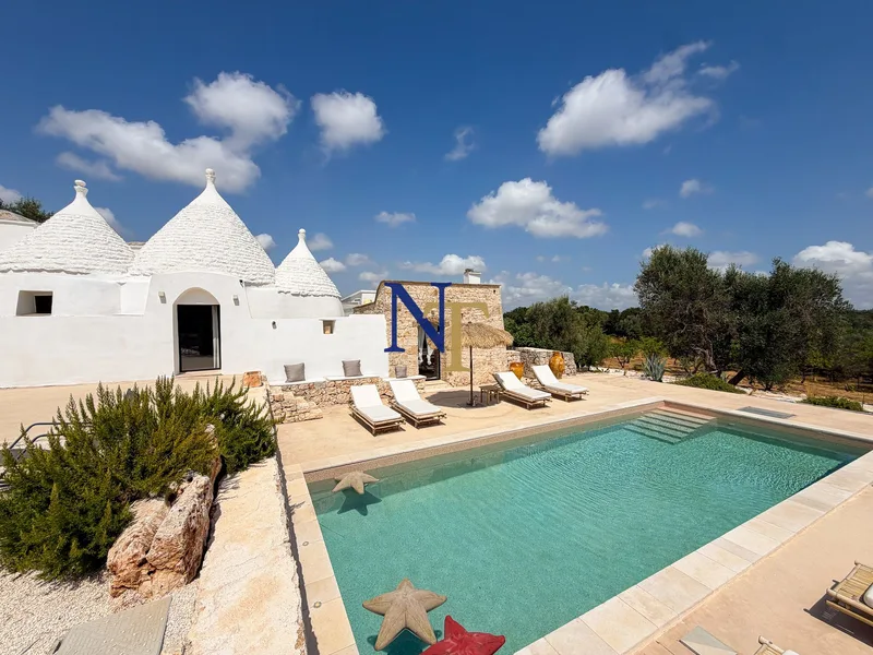  Trullo and Lamie with Private Pool and 7,102 sqm of Land for Sale near Ostuni — 5