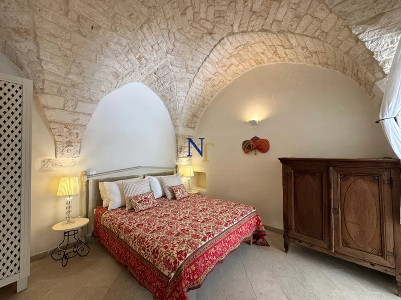 Historic House with Private Courtyard and Panoramic Terraces for Sale in Ostuni — 7