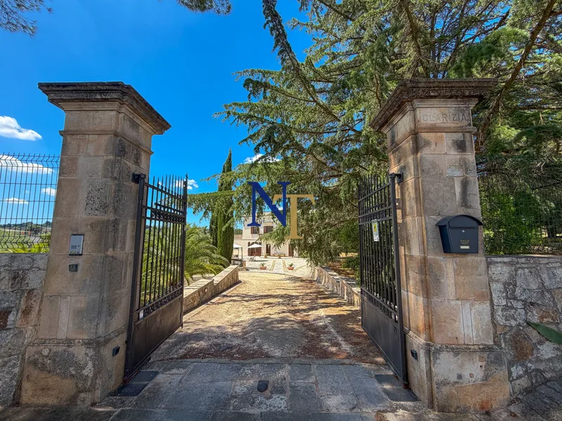 Historic 5-Bedroom Villa with 6,784 sqm of Land for Sale in Valle d’Itria — 3