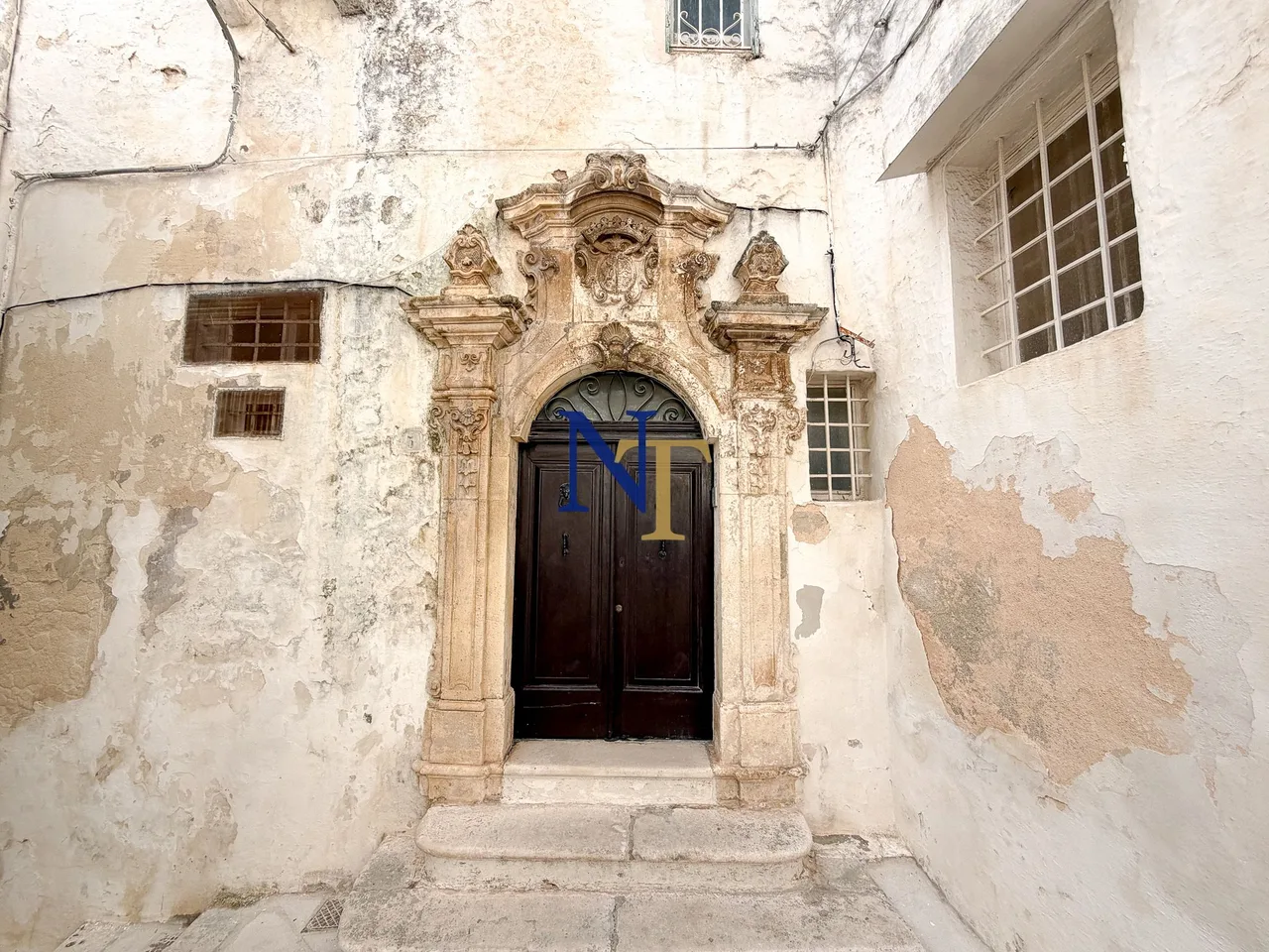 Historic Palazzo with 4 Bedrooms for Sale in Ostuni Old Town