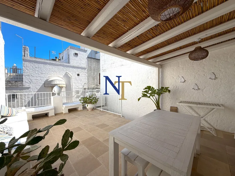 Charming Townhouse with Panoramic Terrace for Sale in Ostuni — 5
