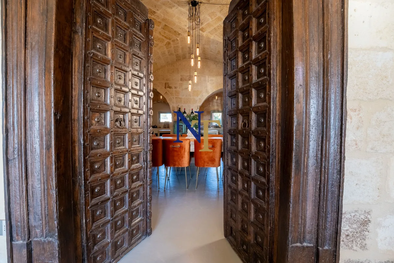 16th-Century Farmhouse with 25,000 sqm Private Park for Sale in Francavilla Fontana