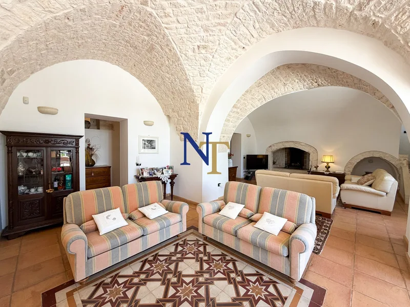 Historic 5-Bedroom Villa with 6,784 sqm of Land for Sale in Valle d’Itria — 6