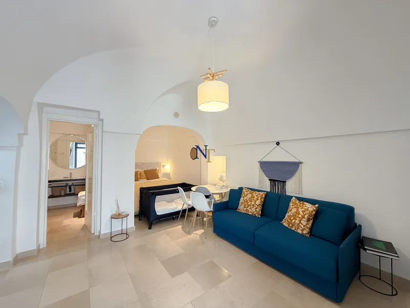 Charming Townhouse with Panoramic Terrace for Sale in Ostuni — 7