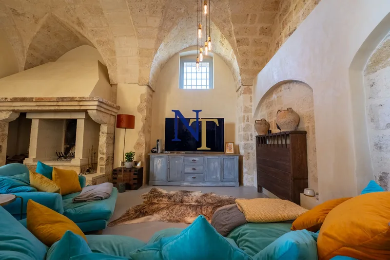 16th-Century Farmhouse with 25,000 sqm Private Park for Sale in Francavilla Fontana — 4