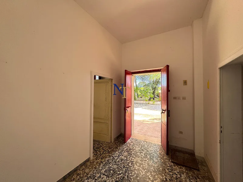 3-Bedroom Villa with 5,000 sqm of Land for Sale near Ceglie Messapica — 2