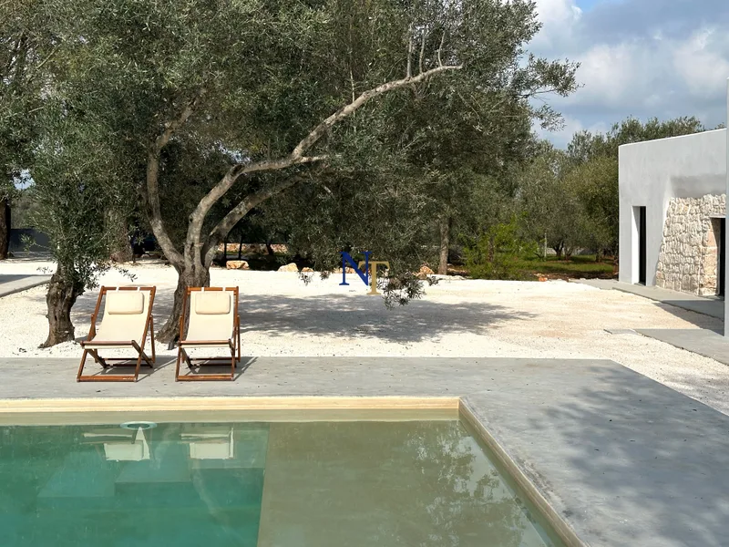 Villa with Restored Trullo and Guest Annex for Sale in Ceglie Messapica — 4