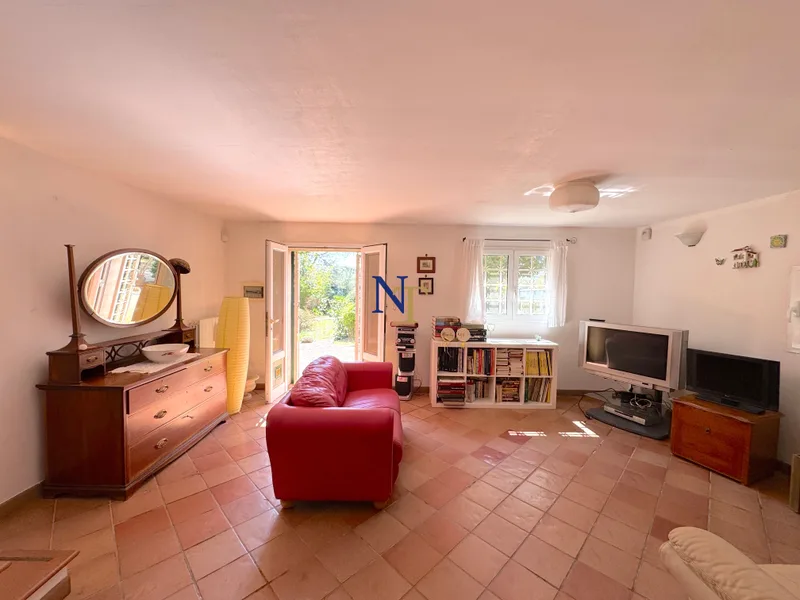 Villa with Historic Trullo for Sale in the Countryside of Ostuni — 7