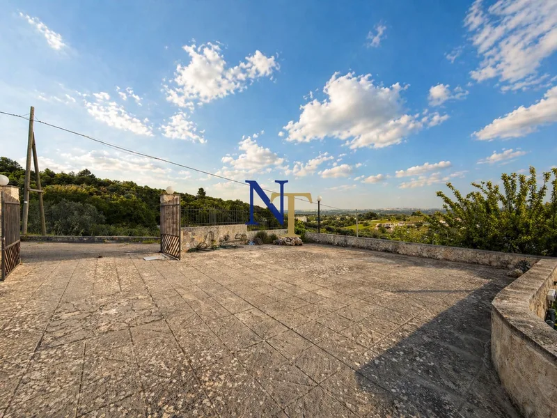 Trullo and Stone Farmhouse with Guest Annex for Sale in the Itria Valley — 2