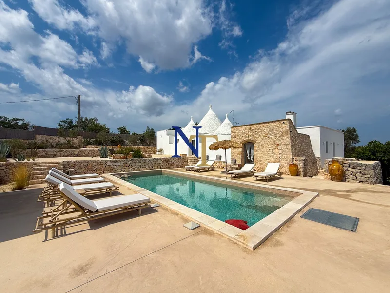 Trullo and Lamie with Private Pool and 7,102 sqm of Land for Sale near Ostuni — 6