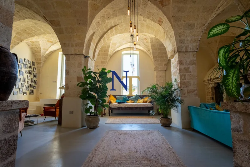 16th-Century Farmhouse with 25,000 sqm Private Park for Sale in Francavilla Fontana — 3
