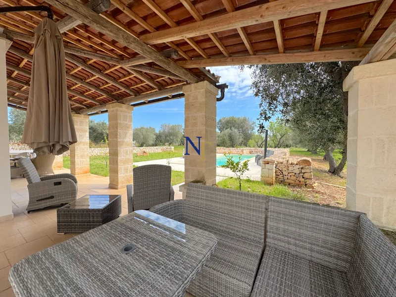 Villa with Private Pool and 13,000 sqm of Land for Sale near Ostuni — 4