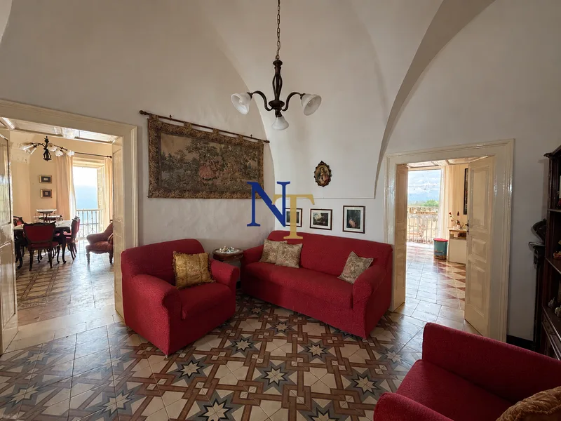 Historic Palazzo with 4 Bedrooms for Sale in Ostuni Old Town — 3