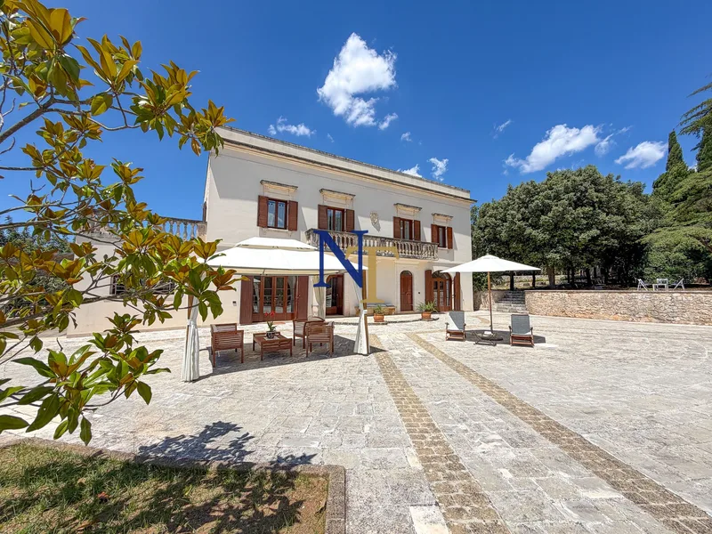 Historic 5-Bedroom Villa with 6,784 sqm of Land for Sale in Valle d’Itria