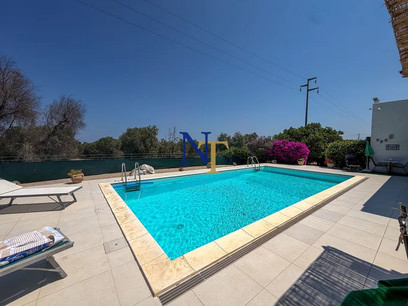 Villa with Private Pool and 3,764 sqm of Land for Sale in Puglia — 6