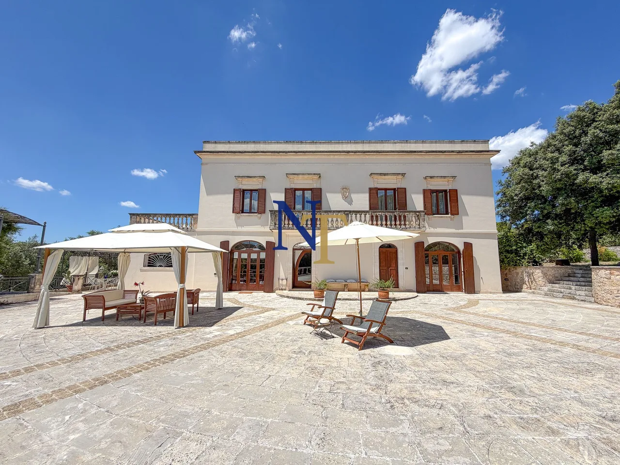 Historic 5-Bedroom Villa with 6,784 sqm of Land for Sale in Valle d’Itria — 2