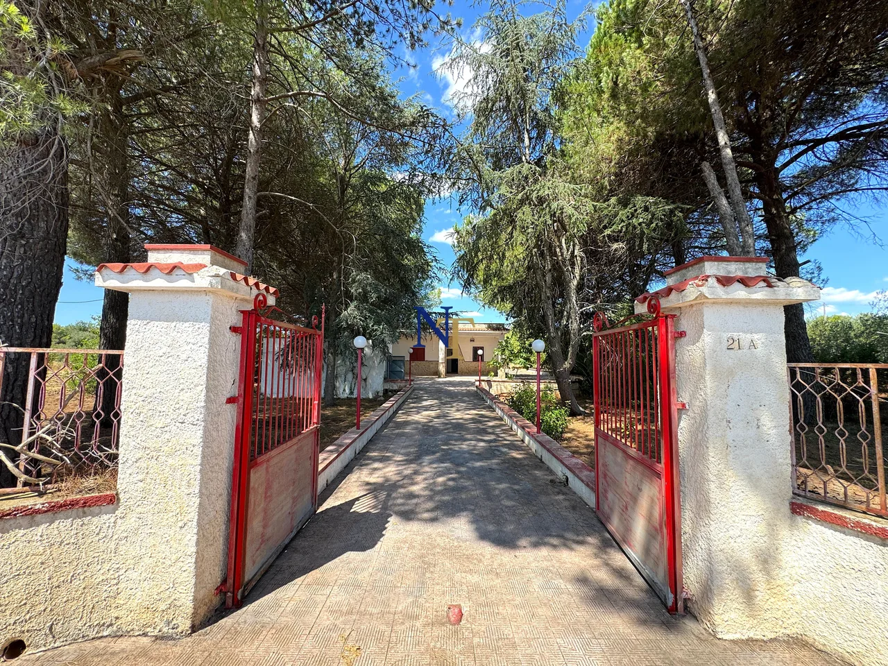 Villa con 3 Camere e 5.000 mq di Terreno in Vendita vicino Ceglie Messapica