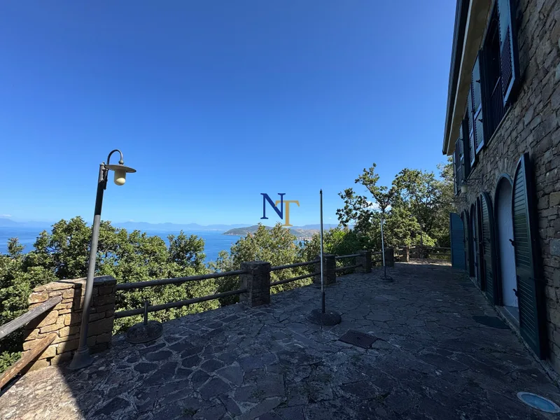 3-Bedroom Villa with Panoramic Sea Views for Sale in Punta Licosa — 3