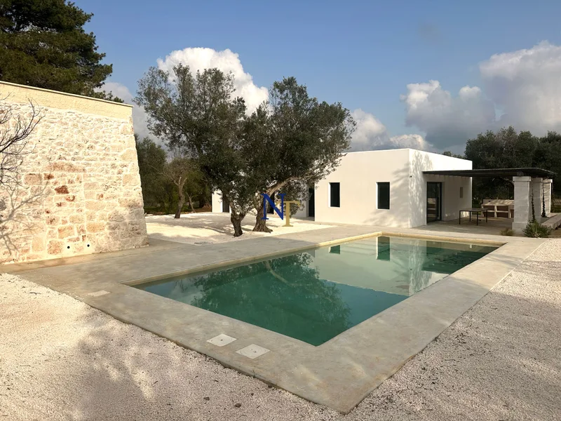 Villa with Restored Trullo and Guest Annex for Sale in Ceglie Messapica — 2