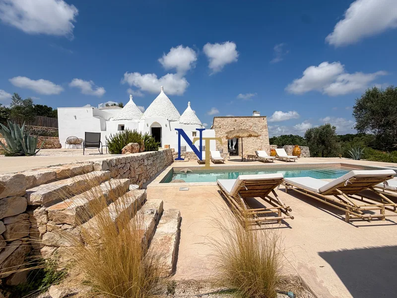  Trullo and Lamie with Private Pool and 7,102 sqm of Land for Sale near Ostuni — 4