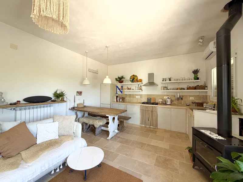 Villa with Saracen Trullo and 5,066 sqm of Land for Sale near Ostuni — 7