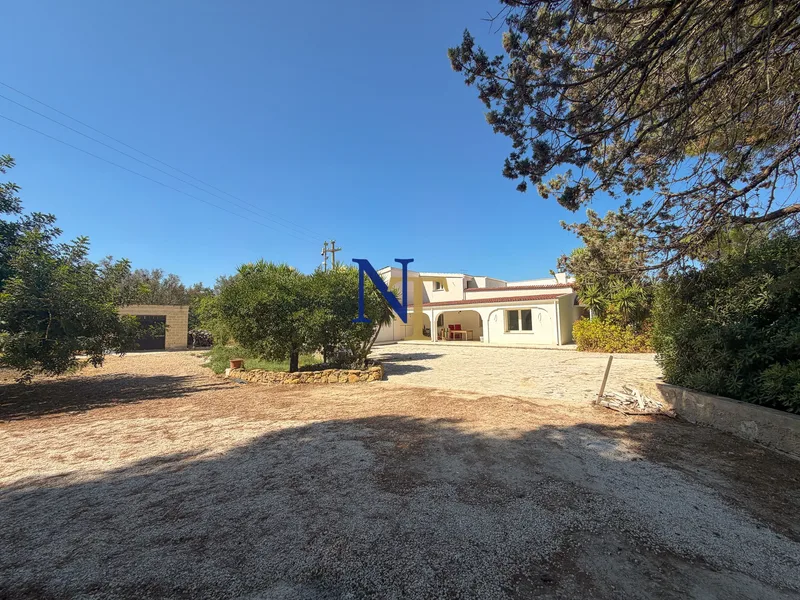 Energy-Efficient Villa with 6 kW Solar System and Smart Home for Sale near Oria