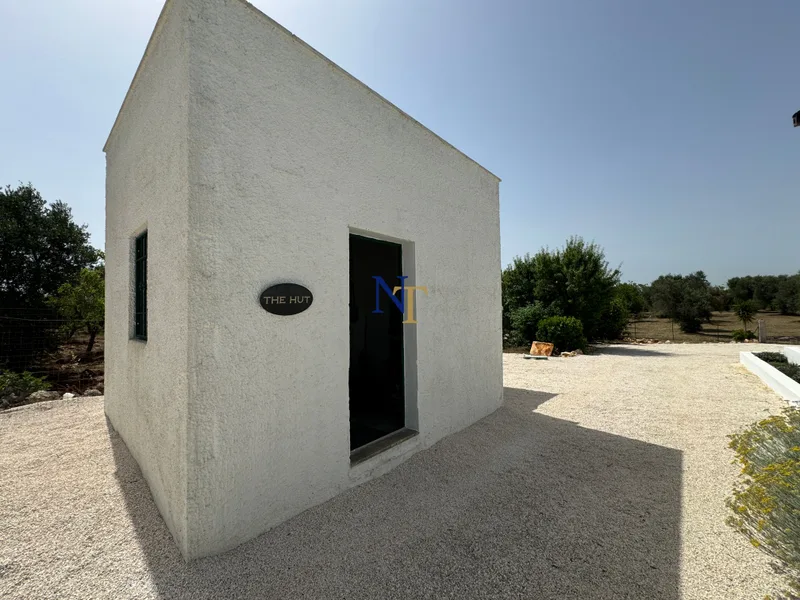 3-Bedroom Villa with Pool and 1 Hectare of Land for Sale near Ceglie Messapica — 3