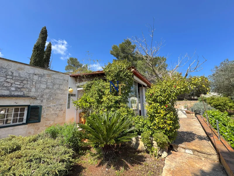 Villa with Historic Trullo for Sale in the Countryside of Ostuni — 2