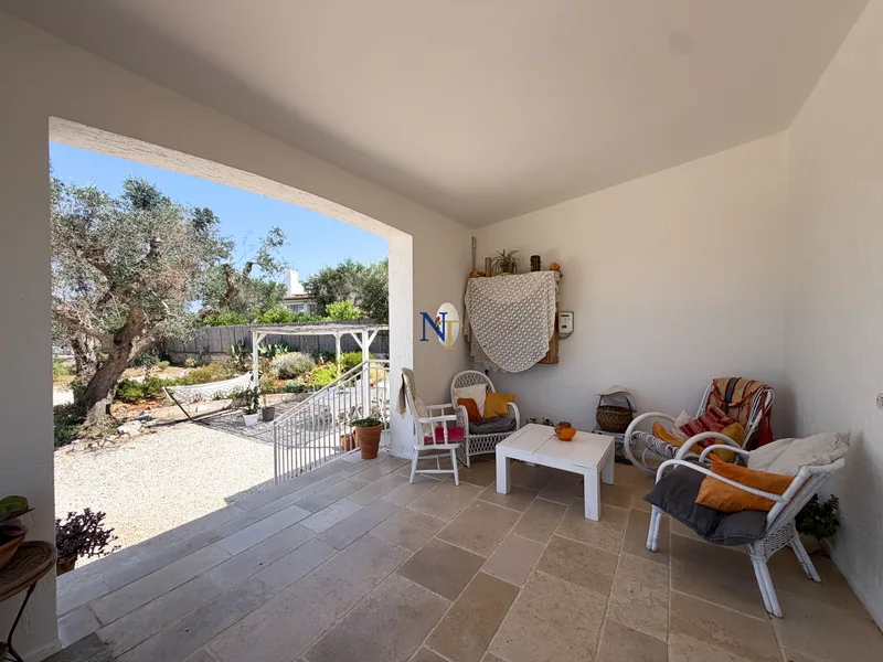 Villa with Saracen Trullo and 5,066 sqm of Land for Sale near Ostuni — 4