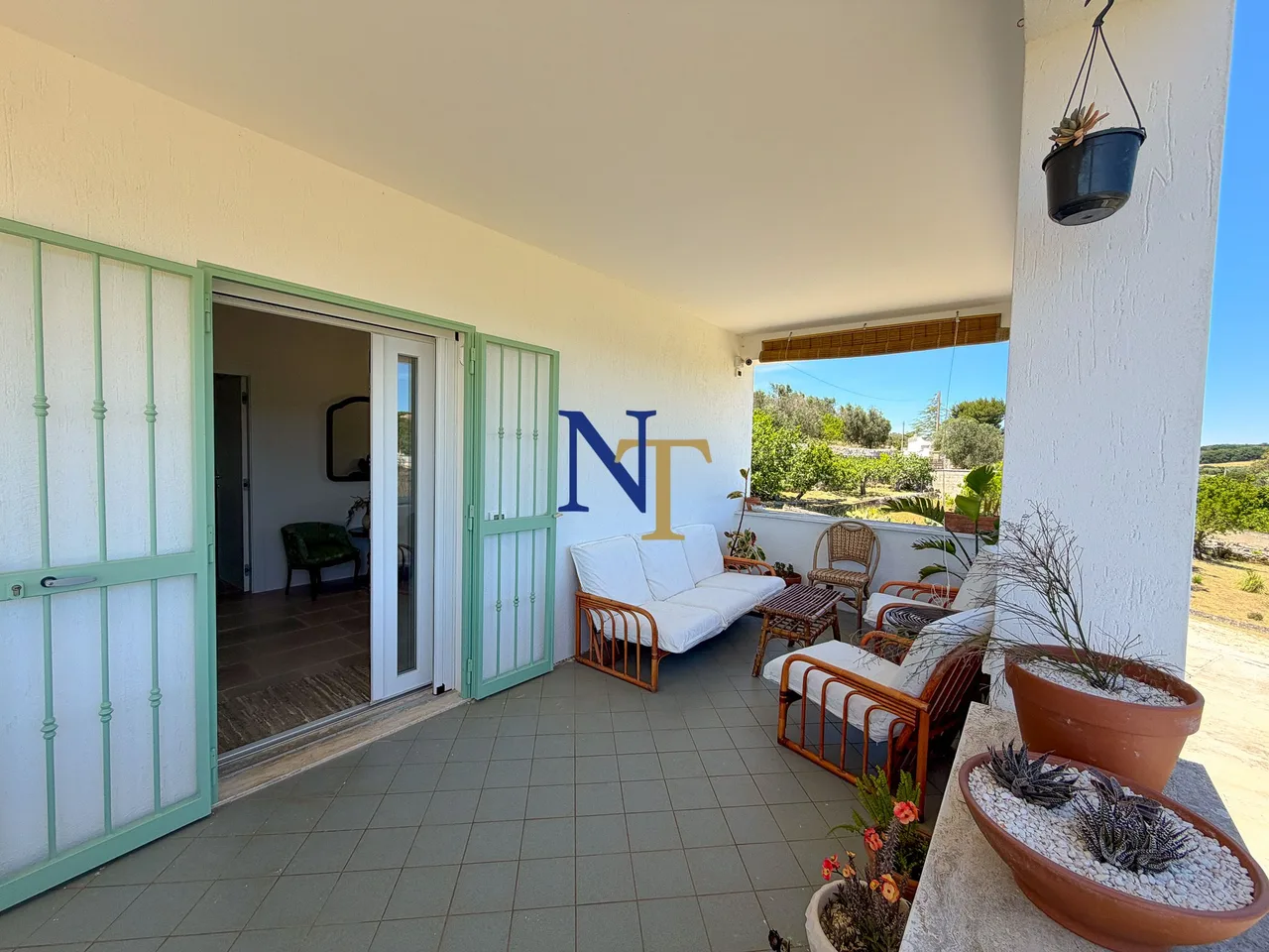 Countryside Villa with 3,082 sqm of Land for Sale near Ostuni — 2