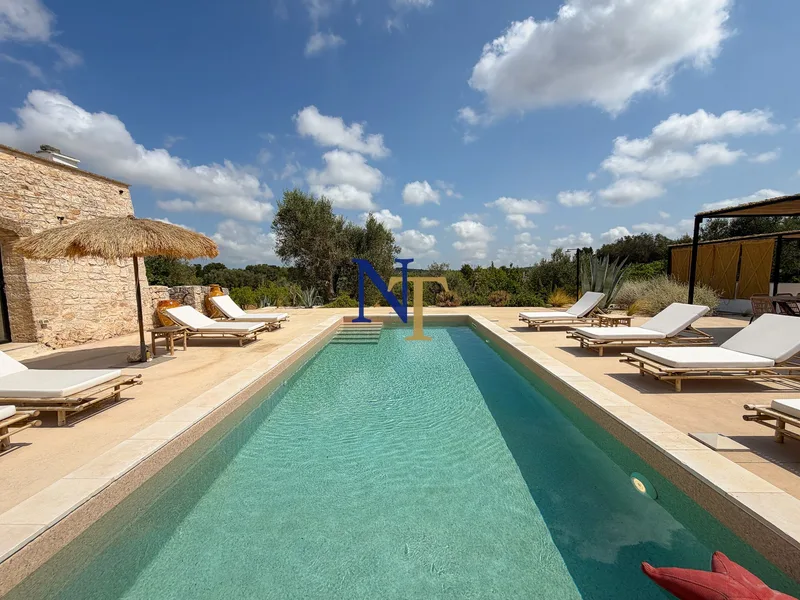  Trullo and Lamie with Private Pool and 7,102 sqm of Land for Sale near Ostuni — 7