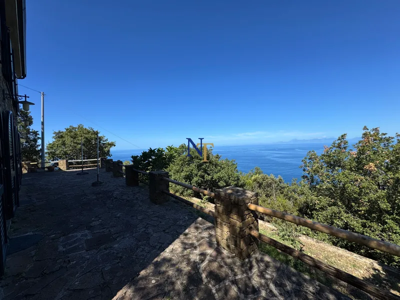 3-Bedroom Villa with Panoramic Sea Views for Sale in Punta Licosa — 7