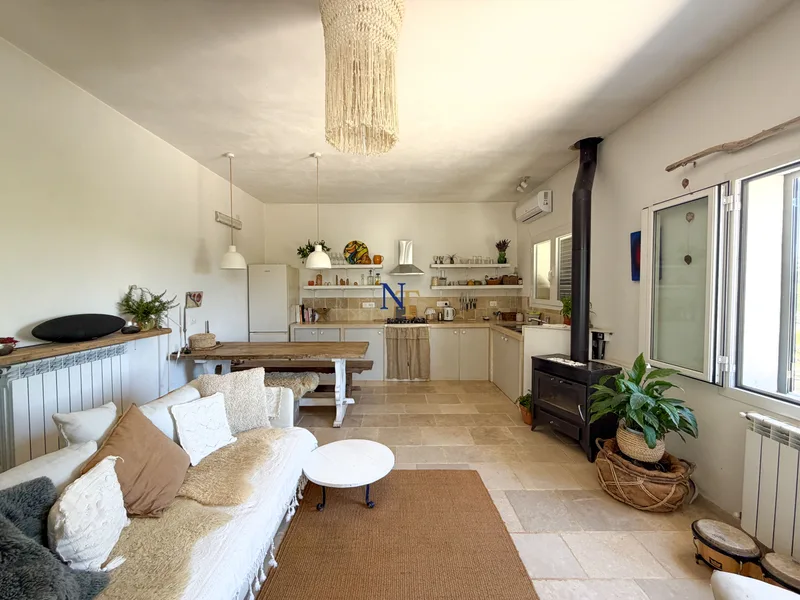 Villa with Saracen Trullo and 5,066 sqm of Land for Sale near Ostuni — 6