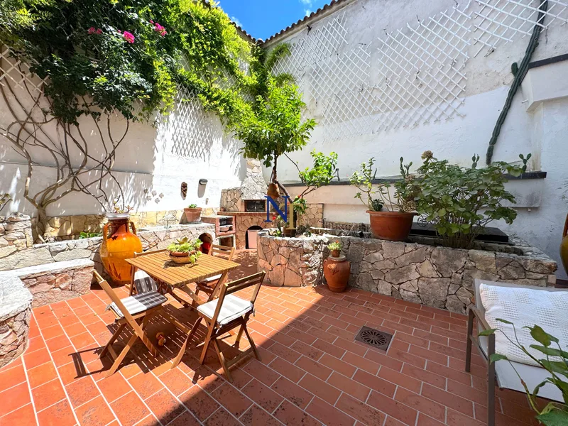 Historic Palazzo with Private Garden and Panoramic Terrace for Sale in Torre Santa Susanna — 3